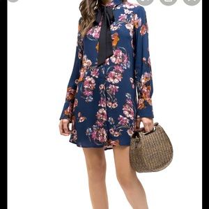 NWT Blu Pepper shirt dress with tie neck. Sz Med.